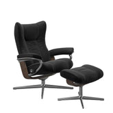 Stressless® Wing (M) Cross lænestol med skammel - Sort Paloma