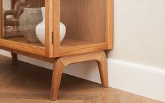 Forma vitrineskab H180