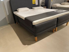 Dunlopillo Pure Boxelevationseng med gavl - Udstillingsmodel