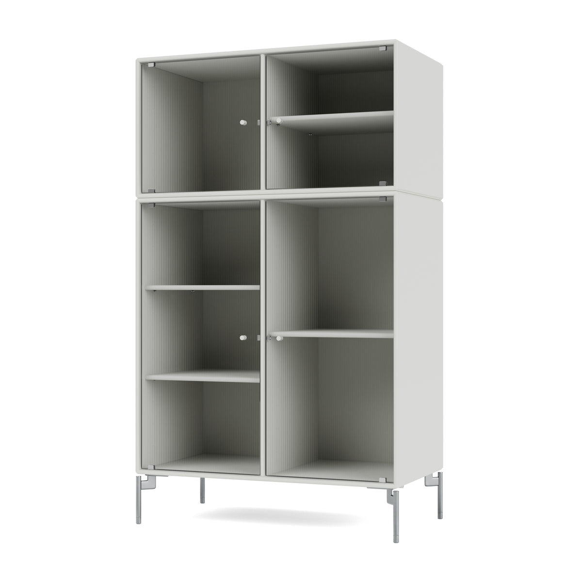 Montana RIPPLE III vitrineskab i Nordic med ben