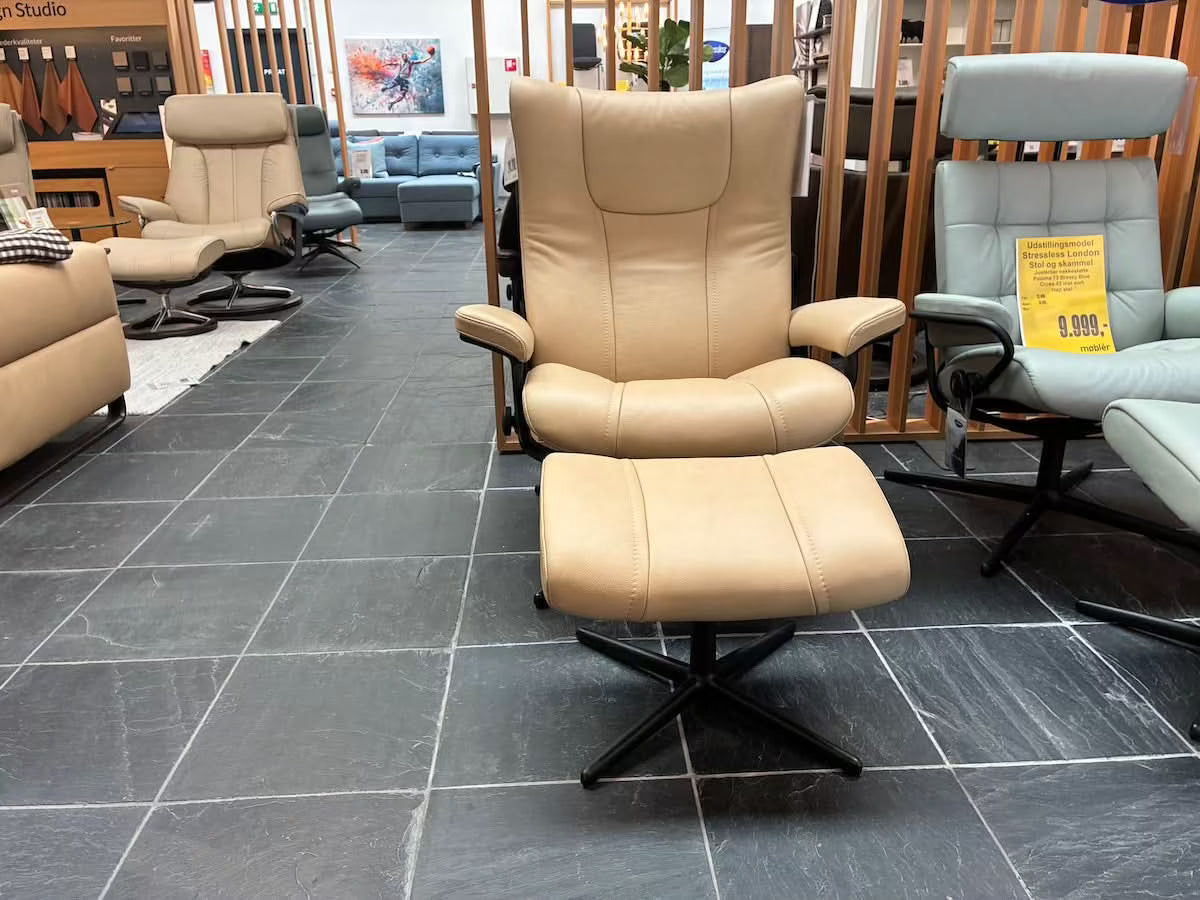 Stressless Wing Large stol og skammel - Udstillingsmodel