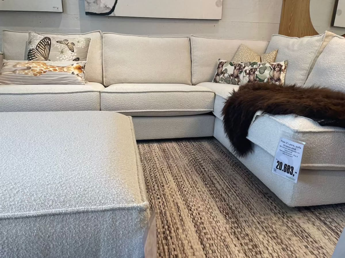 Hope hjørnesofa med open-end + puf - Udstillingsmodel